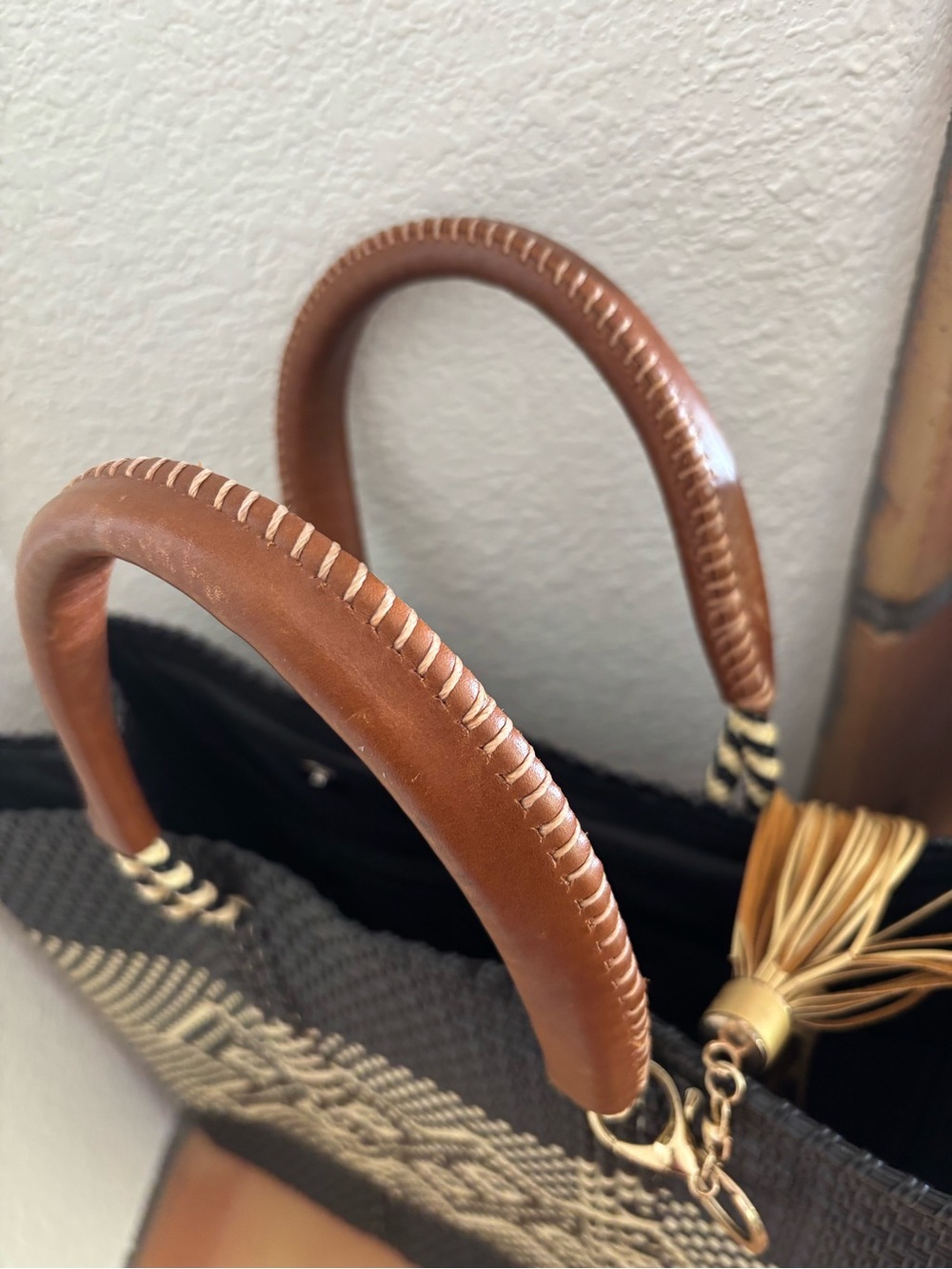 Artisan hand Woven Black & Cream Tote Bag with Leather Handles: Mexico - Picture 4 of 5